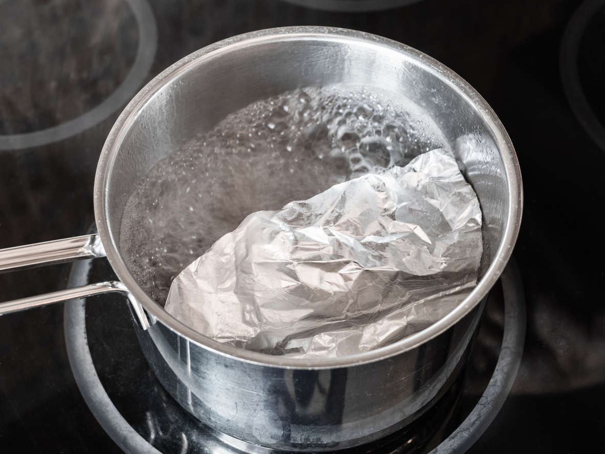 Clean Silver With Baking Soda And Aluminum Foil - House of Hawthornes