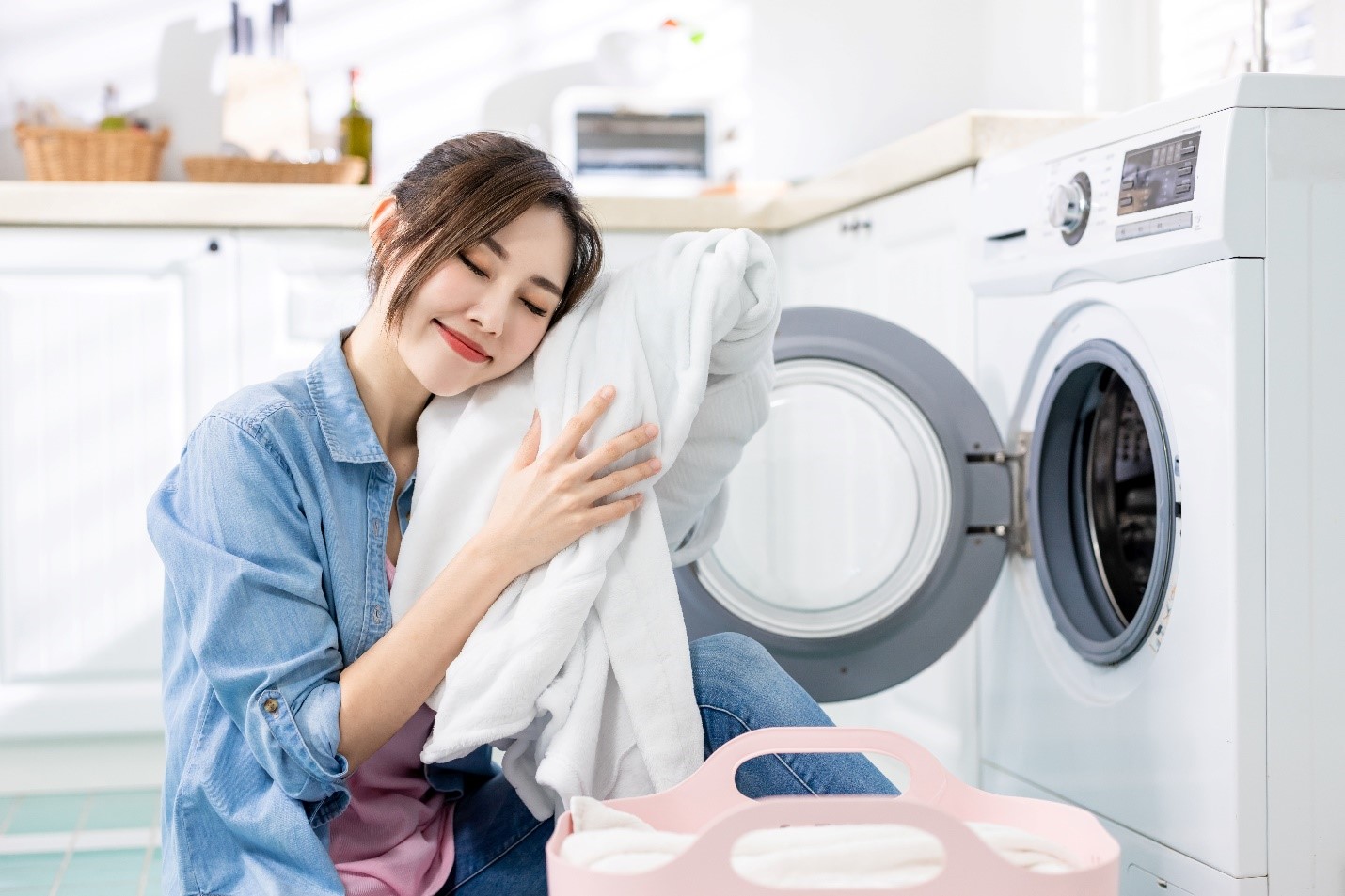 How To Dry Delicate Laundry Quickly Without Wringing It Out