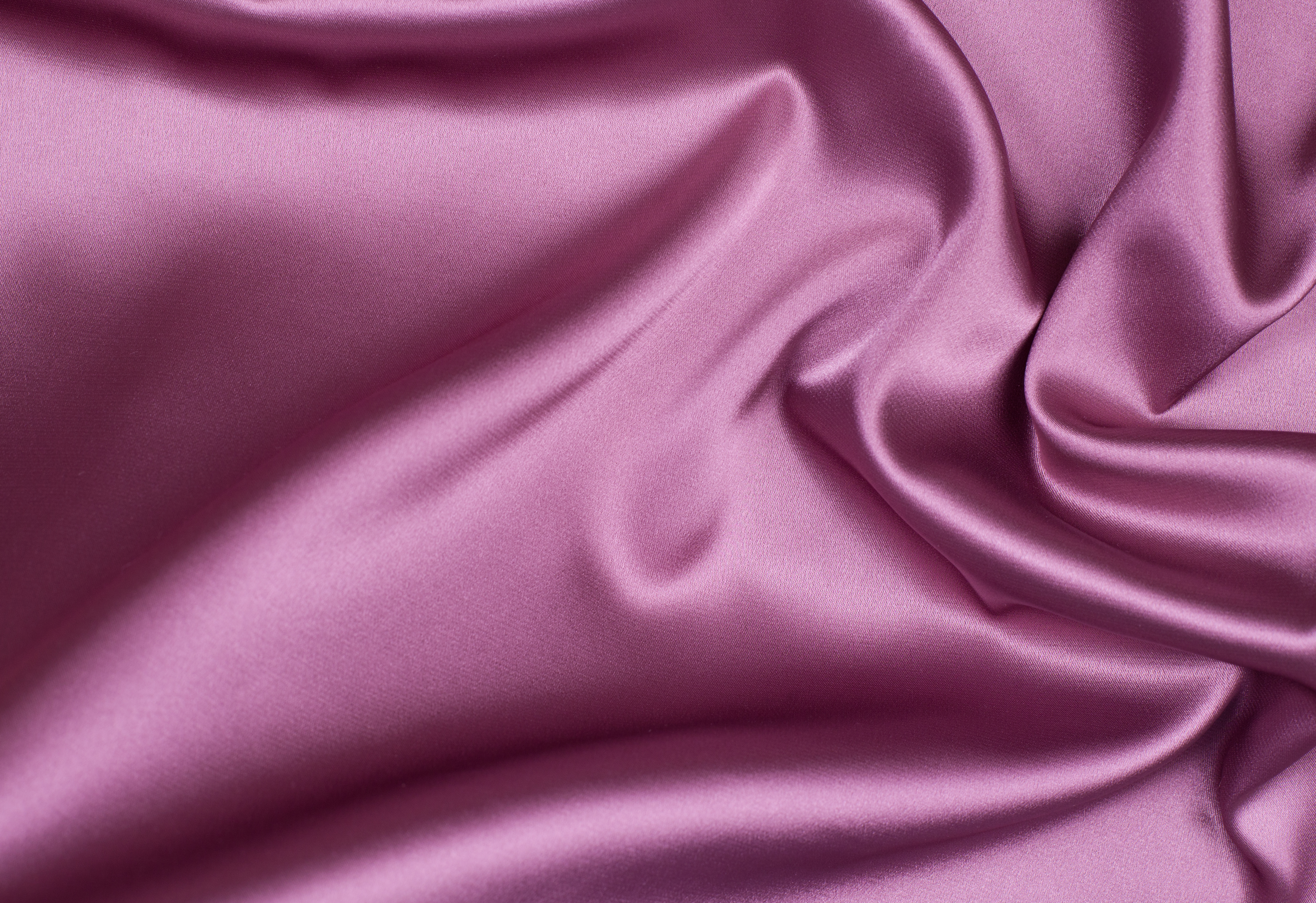 Delicate and insulating pink stain sheets
